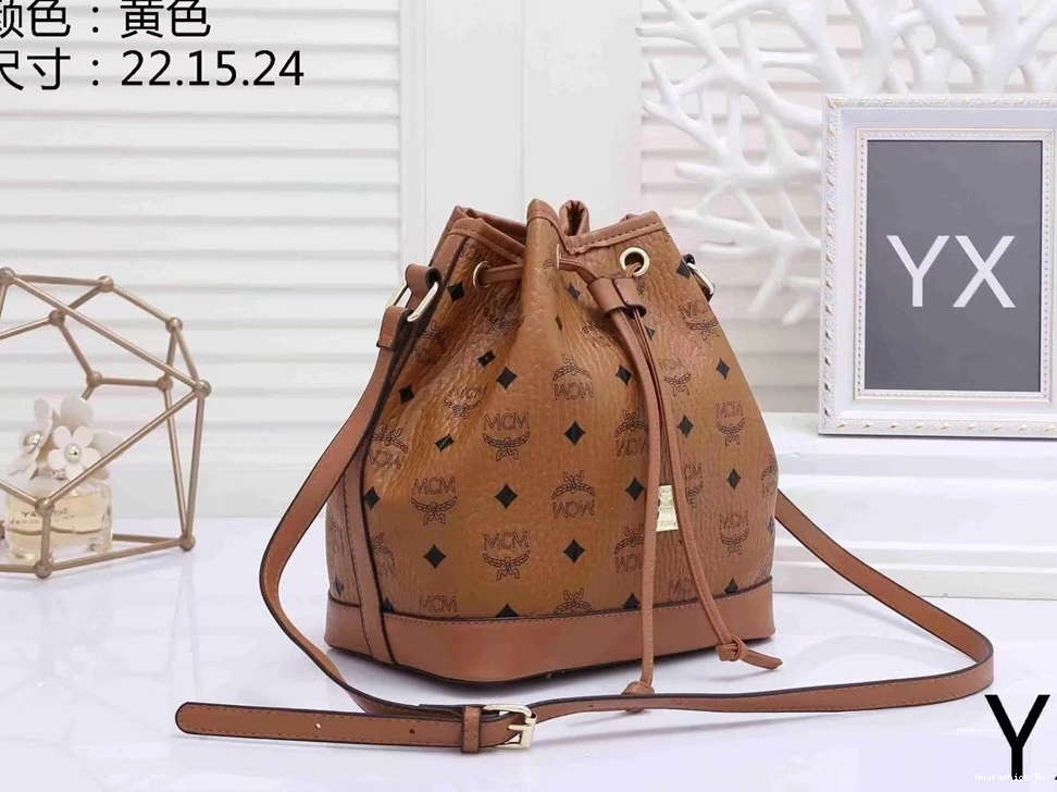 MCM Women Bags For Messenger 7081 Trendsetting 0502